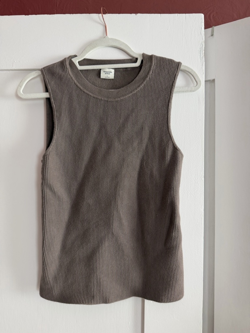Abercrombie & Fitch Ribbed Crewneck Tank in Taupe